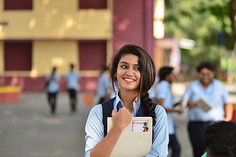 ஒரு அடார் லவ் வெளியீட்டுக்கு முன், பின்: ப்ரியா வாரியர் குறித்து கண் கலங்கிய இயக்குநர் ஓமர் லுலு