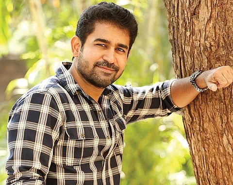 கடவுளே நடித்தாலும் கதை வேண்டும்!