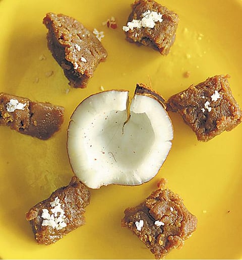 திருமண விருந்து: அக்கி ஹலபி (கர்நாடகம்)