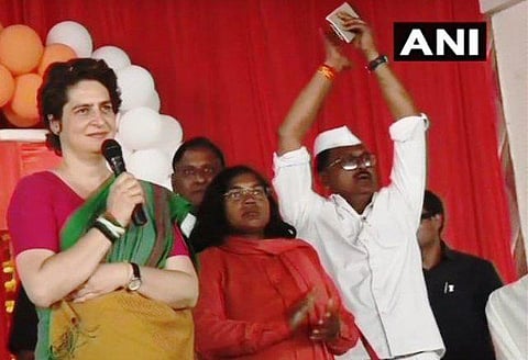 "மக்களை நசுக்கும் அரசு, எதிர்த்தால் தேசவிரோத சட்டம்": பிரதமர் மோடியைச் சாடிய பிரியங்கா காந்தி