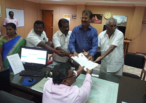 திடீர் மாற்றம்; தென்காசி தொகுதியில் இரட்டை இலை சின்னத்தில் போட்டியிடுவதாக கிருஷ்ணசாமி அறிவிப்பு