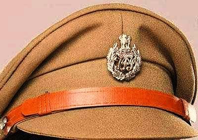 3 ஐபிஎஸ் அதிகாரிகள் இடமாற்றம்; ﻿
ஆணைய உத்தரவுக்கு எதிராக ஆந்திர மாநில அரசு வழக்கு