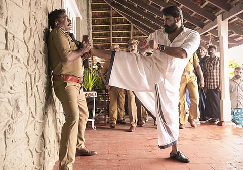 லூசிஃபர் படத்துக்கு கேரள காவல்துறையினர் எதிர்ப்பு: முதல்வரிடம் புகார்