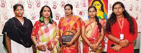 வண்ணங்கள் ஏழு 49: வலிகளால் எழுப்பப்பட்ட சுவர்