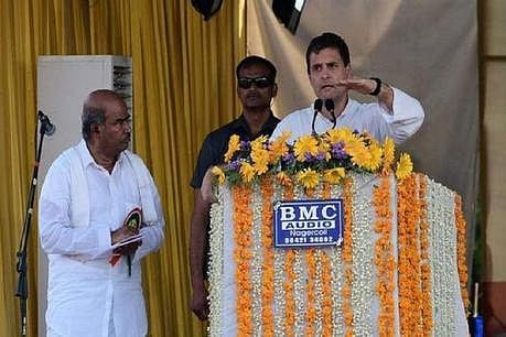 நெட்டிசன்களின் கிண்டல் எதிரொலி: தங்கபாலுக்குப் பதிலாக ராகுல் காந்தியின் பேச்சை மொழிபெயர்த்த பேராசிரியர்