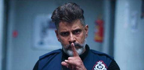 கடாரம் கொண்டான் வெளியீட்டு தேதி சர்ச்சை: சுதாரித்த படக்குழு