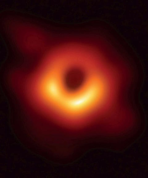 சேதி தெரியுமா? - வெளியானது கருந்துளையின் முதல் படம்