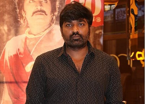 காத்துட்டு இருக்கேன்; நல்லது நடக்கும்: வாக்களித்த பின் விஜய் சேதுபதி நம்பிக்கை