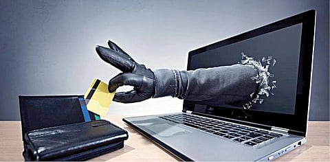 ‘ஹேக்கிங்’ தொழில்நுட்பத்தை பயன்படுத்துவதால் திணறும் சைபர் கிரைம்:  போலீஸார் வங்கி கணக்கில் பணத்தை திருடும் மோசடி கும்பல்