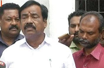 3 அதிமுக எம்.எல்.ஏக்கள் மீது நடவடிக்கை எடுக்க புகார்; தமீமுன் அன்சாரி மீது புகாரளிக்கவில்லை: அதிமுக கொறடா ராஜேந்திரன்