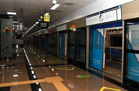 சென்னை மெட்ரோ ரயிலை திட்டமிட்டு நிறுத்திய புகார்: 3 ஊழியர்கள் சஸ்பெண்ட்