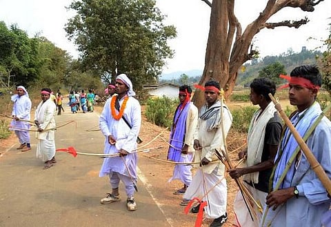 எங்களை மாவோயிஸ்ட்டுகள் என்று சொல்லி சுட்டுக் கொல்கிறார்கள் - 100க்கும் அதிகமான ஜார்கண்ட் பழங்குடி கிராமங்கள் தேர்தல் புறக்கணிப்பு