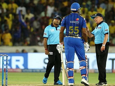 பேட்டை தூக்கிப்போட்டு, நடுவரிடம் வாக்குவாதம்: ஒழுங்கீன பொலார்டுக்கு அபராதம்