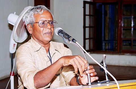 திண்டிவனம் அருகே பேராசிரியர் கல்யாணி உட்பட 2 பேரை கைது செய்து பிணையில் விடுவித்த போலீஸார்