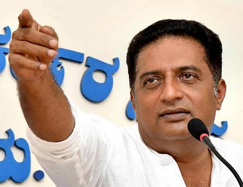 மக்கள் தவறென்று நிரூபிப்பார்கள்: கருத்துக் கணிப்பு குறித்து பிரகாஷ் ராஜ் கருத்து