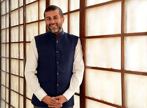 வளர்த்துக்கொள்வதில் செலவிடுங்கள்: எதிர்க்கட்சியினருக்கு சேத்தன் பகத் வேண்டுகோள்