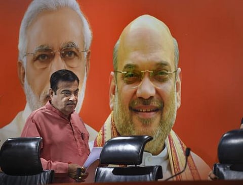 மகாராஷ்டிரா:  பாஜக கூட்டணி 42 இடங்களில் முன்னிலை- நிதின் கட்கரி 3066 வாக்குகள் முன்னிலை- காங்கிரஸ் கூட்டணி தோல்வி முகம்