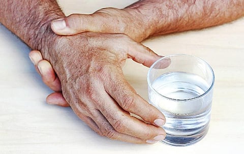 முதுமையும் சுகமே 06: மூளையைத் தாக்கும் நடுக்குவாதம்