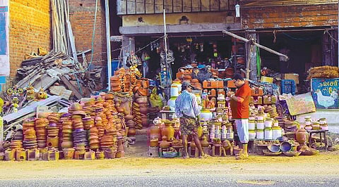 சுற்றுலா போகலாம்: பயணங்கள் சொல்லும் பெருங்கதைகள்