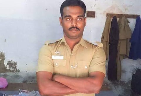 போதை மறுவாழ்வு மையத்தில் சிகிச்சைக்காக சேர்க்கப்பட்ட காவலர் அடித்துக் கொலை? - அறைகளில் சங்கிலியால் கட்டி வைக்கப்பட்டிருந்த பலர் மீட்பு