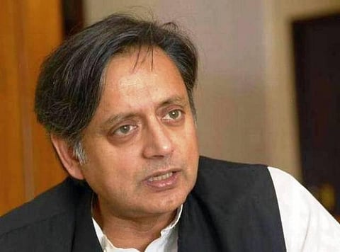 வடமாநிலத்தவர் யாரும் தமிழ், மலையாளம் கற்பதில்லையே: மும்மொழிக் கொள்கை குறித்து சசி தரூர் ஆதங்கம்