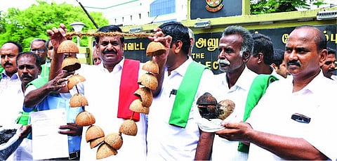 தொழிற்சாலைக் கழிவுகளால் நிலம், நீர், காற்று மாசுபடுத்தப்படுவது தடுக்கப்படுமா?