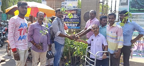 உலக சுற்றுச்சூழல் தினம்: பொதுமக்களுக்கு இலவசமாக 3 ஆயிரம் மரக்கன்றுகள் விநியோகம்