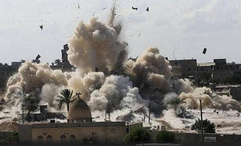 எகிப்தில் தொழுகையின்போது குண்டுவீச்சு; 10 போலீஸார் பலி