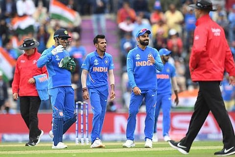 யாரும் அரைசதம் இல்லை; பும்ரா, சாஹல் அபாரம்: தென் ஆப்பிரிக்க அணி 9 விக். இழப்புக்கு 227 ரன்கள்