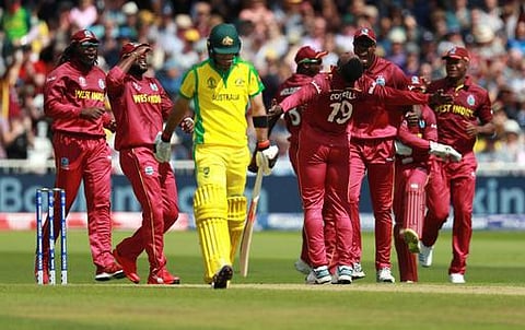 மே.இ.தீவுகளின் பவுன்சர்களுக்கு ஆஸி.யிடமும் பதில் இல்லை: 38 ரன்களுக்கு 4 விக். இழந்து திணறல்