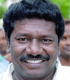 நாடக நடிகர்களுக்கு முதியோர் இல்லம்: நடிகர் கருணாஸ் வாக்குறுதி