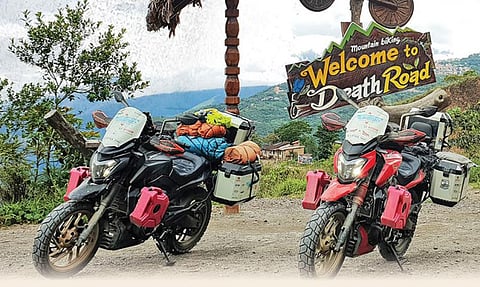 ஆர்க்டிக் முதல் அண்டார்டிகா வரை பஜாஜ் டொமினார் 
400-ன் சாகச பயணம்