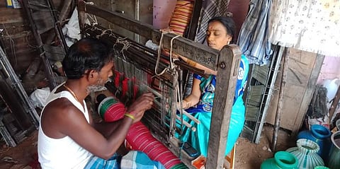 நெசவுத்தொழிலில்  இயந்திரப் பயன்பாடு அதிகரிப்பு: ஓட்டல் வேலைக்குச் செல்லும் தொழிலாளர்கள் 