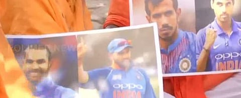 பாகிஸ்தானுக்கு எதிராக இந்திய அணி வெற்றி பெற வேண்டி வாரணாசியில் சிறப்புப் பூஜை