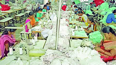 பின்னலாடை தொழிலாளர்களுக்கு குடியிருப்பு வசதி: திருப்பூர் தொழில்துறையினர் எதிர்பார்ப்பு