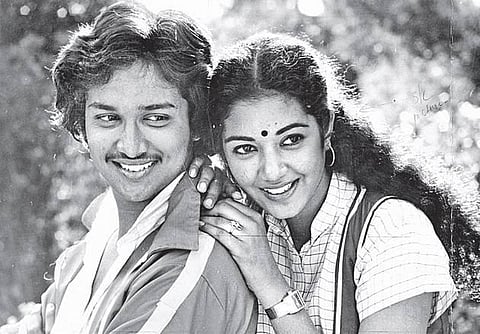 ’பன்னீர் புஷ்பங்கள்’ -  38 வயது! - 
இப்போதும்  ஹிட்டடிக்கும் அப்பவே அப்படி கதை!