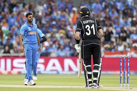 முதல் பந்திலேயே ரிவியூவை இழந்த இந்திய அணி: நியூஸிலாந்து அணி மந்தமான தொடக்கம்