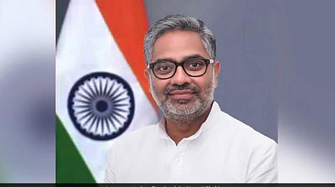 முன்னாள் பிரதமர் மகன் எம்.பி. பதவியில் இருந்து விலகல்: பாஜகவில் இணைய திட்டம்?