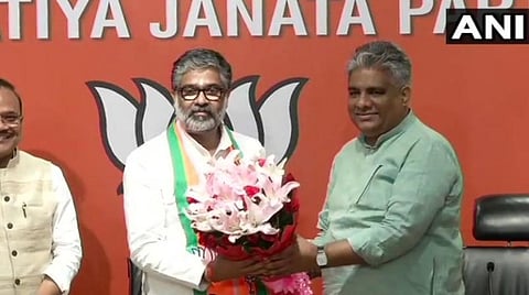 எதிர்பார்த்தபடியே பாஜகவில் இணைந்தார் நீரஜ் சேகர்