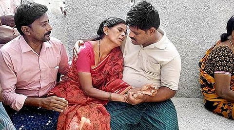 படுகொலை செய்யப்பட்டவர்களின் உறவினர்கள் | கோப்புப் படம்