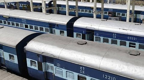 கன்னியாகுமரி முதல் காரைக்குடி வரை 10 ஆண்டாக கிடப்பில் கிழக்கு கடற்கரை ரயில் பாதை திட்டம்: மத்திய பட்ஜெட்டில் நிதி ஒதுக்காததால் தென்மாவட்ட மக்கள் ஏமாற்றம்