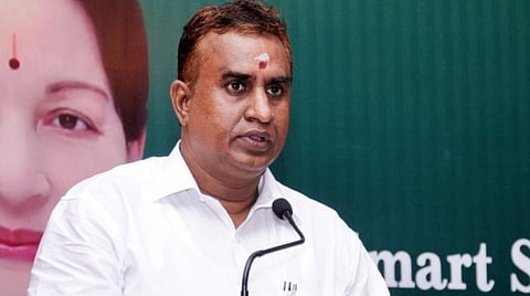 மழைநீர் சேமிப்பை அரசு மட்டும் செய்ய முடியாது: அமைச்சர் வேலுமணி ஆதங்கம்