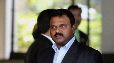 பிரவீண் ஆம்ரே.