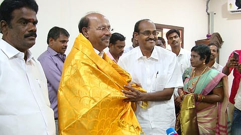 பேராசிரியர் தீரன் பாமகவில் இணைந்தார்