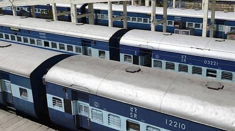 ஆகஸ்ட்டில் நடைபெறுவதாக இருந்த ரயில்வே தொழிற்சங்க தேர்தல் தள்ளிவைப்பு