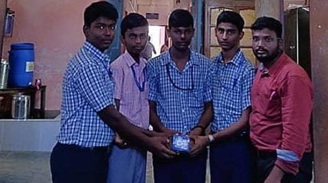 விண்வெளிக்கு செயற்கைக்கோள்: சிதம்பரம் ஆறுமுக நாவலர் மேல்நிலைப் பள்ளி மாணவர்கள் சாதனை!