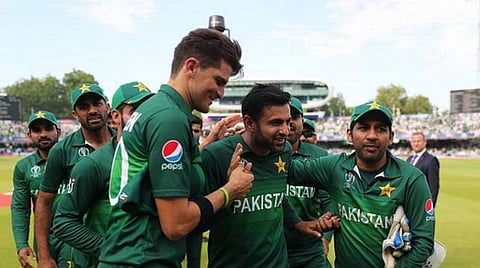 வீரர்கள் ஒப்பந்தப் பட்டியலிலிருந்து ஷோயப் மாலிக், மொகமது ஹபீஸ் நீக்கம்: பாக். கிரிக்கெட் வாரியம் அதிரடி