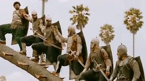 திடீரென ட்ரெண்ட் ஆன பாகுபலி காட்சி: பாராட்டிய டாக்டர் ஸ்ட்ரேஞ்ச் இயக்குநர்