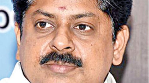 மணிகண்டனின் அமைச்சர் பதவி பறிப்பு ஏன்?- கட்சி நிர்வாகிகளின் தொடர் புகார்களால் நடவடிக்கை என தகவல்