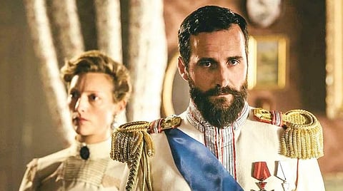 டிஜிட்டல் மேடை: சாம்ராஜ்யம் சரிந்த கதை!